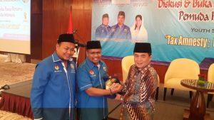 Ketua DPR Ade Komarudin dengan Ketum DPP KNPI Muhammad Rifai Darus dan Sekjen Sirajuddin Abdul Wahab