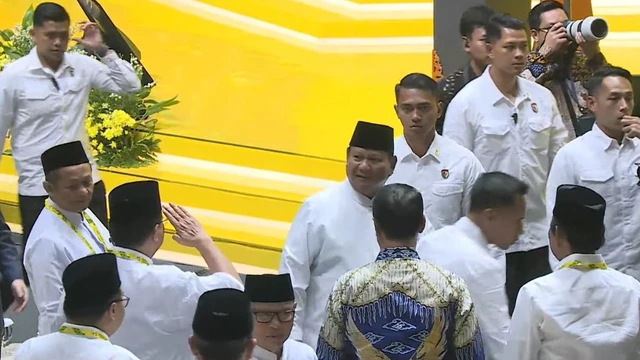  Prabowo-Gubran Hadiri Doa Bersama Puncak HUT Golkar: Puji Doa Nusron Wahid…