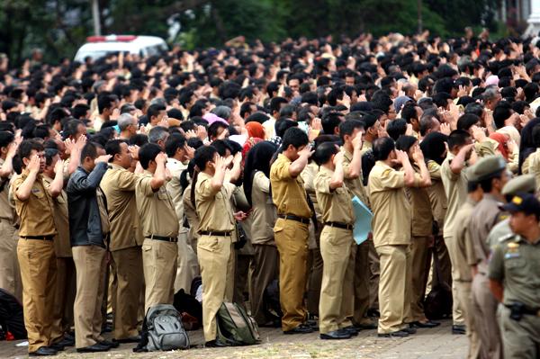  DPR Minta Sanksi Tegas PNS yang Mangkir Kerja Usai Libur Lebaran!