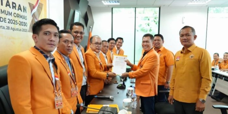  Adies Kadir Daftarkan Diri sebagai Bakal Calon Ketua Umum Ormas MKGR 2025-2030