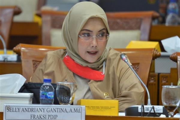  Selly Andriany Waspadai Konflik Timteng dalam Persiapan Haji 2026