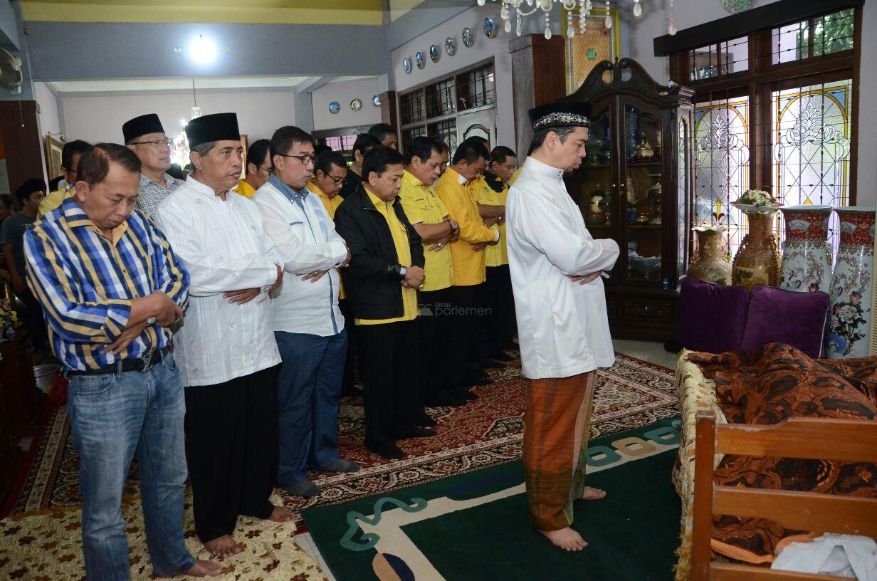  Ketua DPR ‘Ngelayat’ ke Surabaya Putri Ridwan Hisjam Wafat