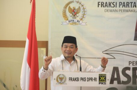 Jazuli Juwaini, Ketua Fraksi PKS Sumbangkan Gajinya untuk Korban Gempa Banten