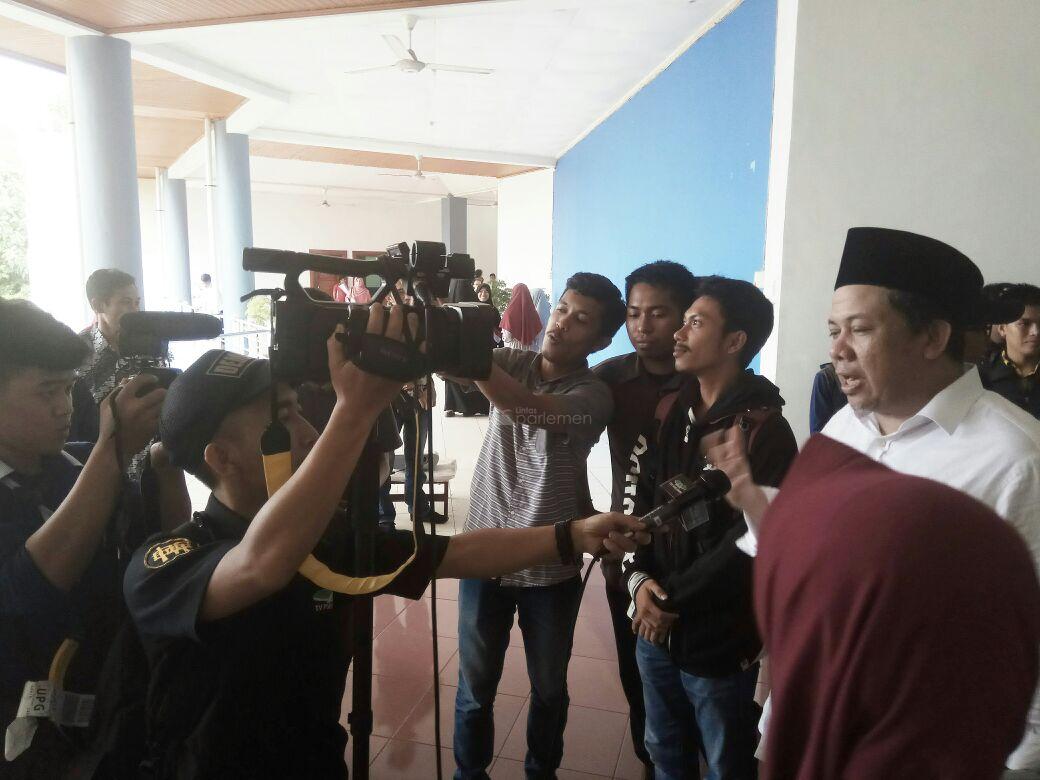  Fahri Hamzah Ajak Rakyat Dorong Parpol Usung Capres Sendiri