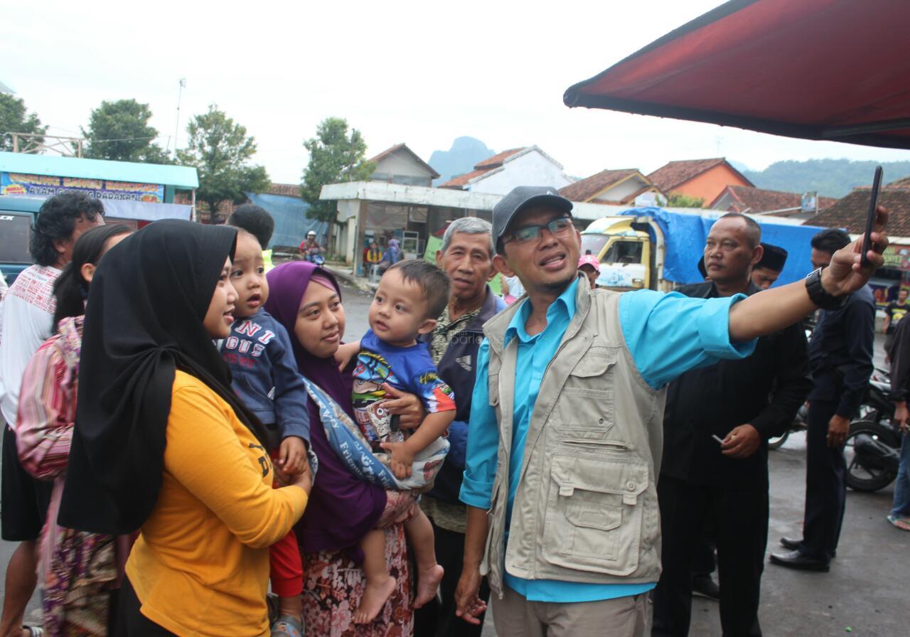  Suatu Pagi pada Suatu Keluarga Indonesia di Lapisan Bawah
