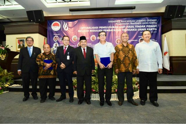 Ketua DPR RI Bambang Soesatyo dalam acara Diseminasi RUU Pembatasan Transaksi Uang Kartal 'Optimalisasi Penelusuran Aset Hasil Tindak Pidana Melalui Regulasi Pembatasan Transaksi Uang Kartal', di Jakarta, Selasa (17/4/2018).
