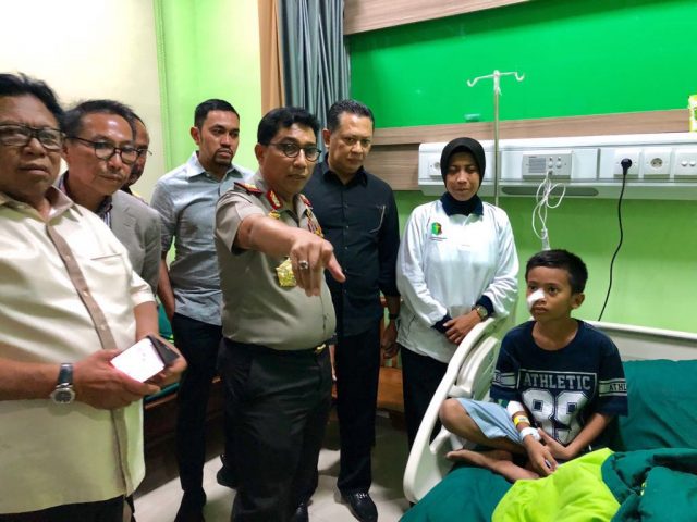 Bamsoet saat meninjau lokasi ledakan bom di Mapolretabes Surabaya, Senin (14/05/18).