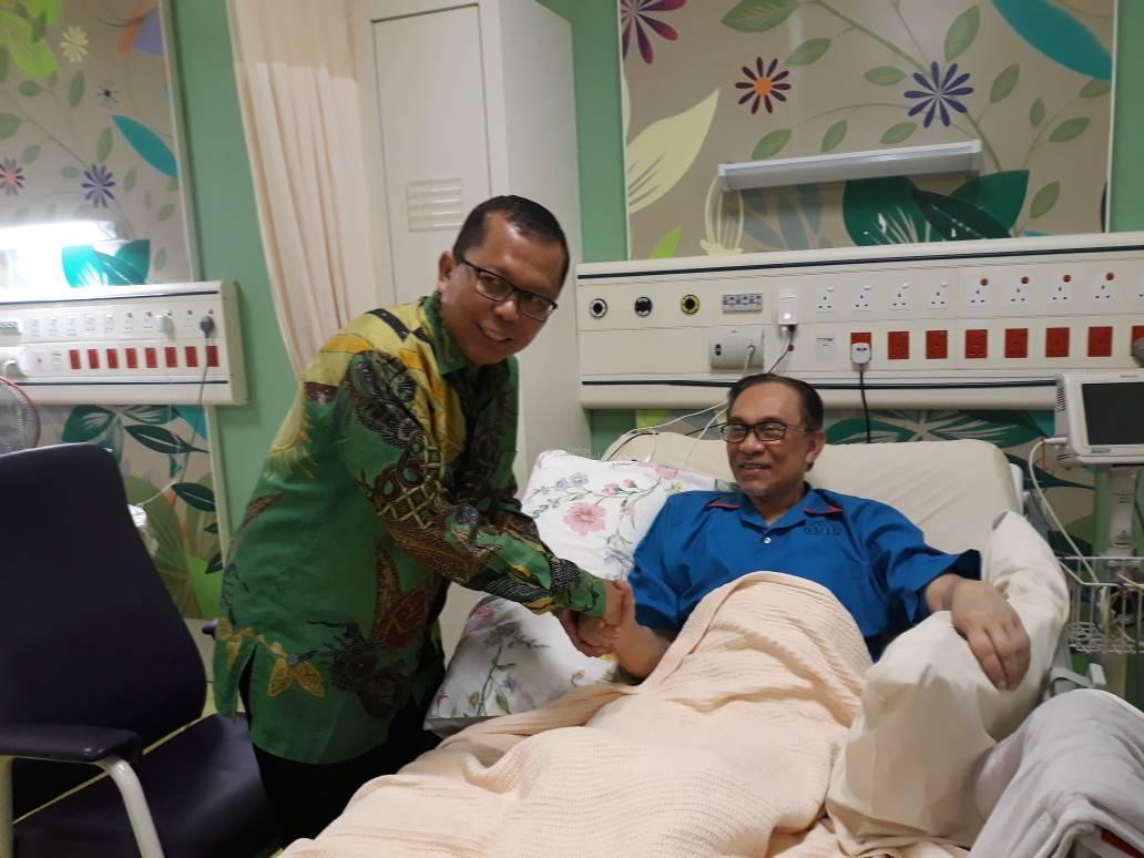  Arsul Sani Kunjungi Malaysia, Jenguk Anwar Ibrahim hingga Jalin Kerja Sama…