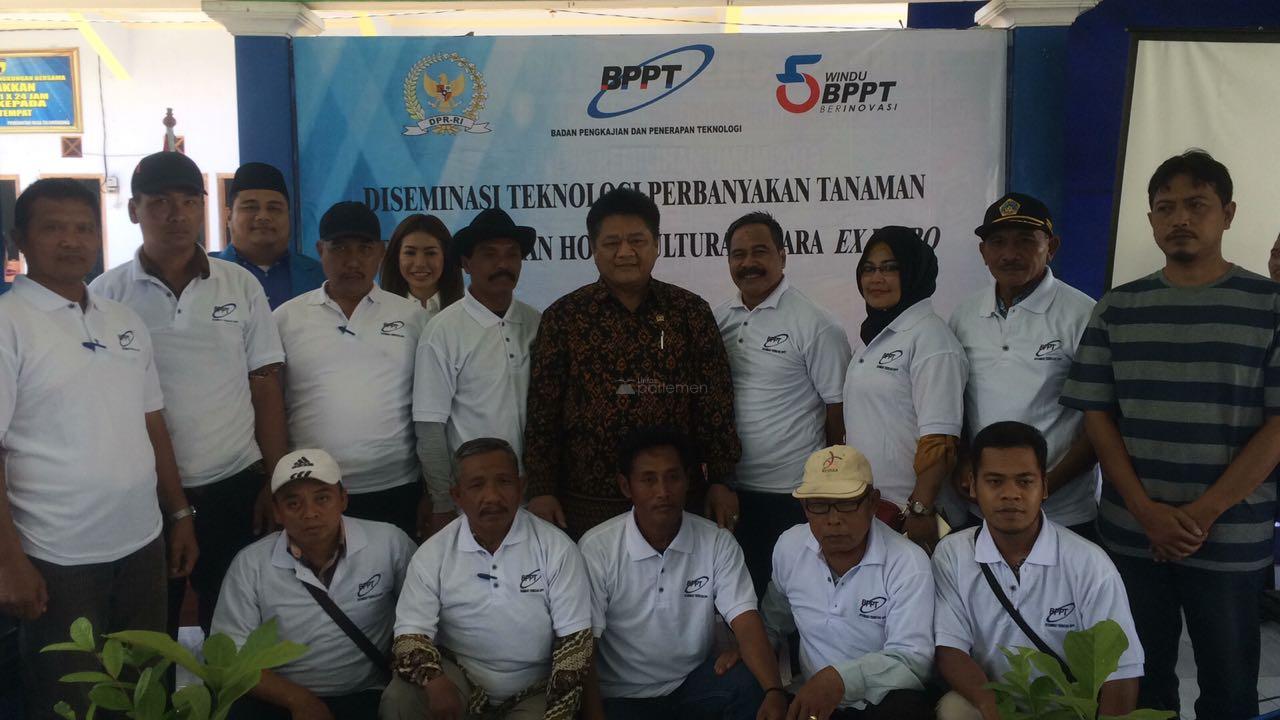  Ridwan Sumbangkan 1000 Benih Jati dan Jambu