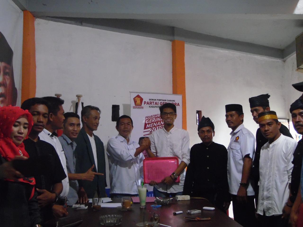 Puang Aqil Resmi Menyerahkan Berkas Caleg Ke DPC Gerindra Bulukumba