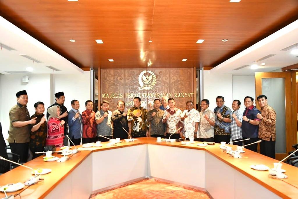  Bamsoet Ajak Anggota DPRD Tanamkan Nilai-Nilai Pancasila ke Generasi Muda
