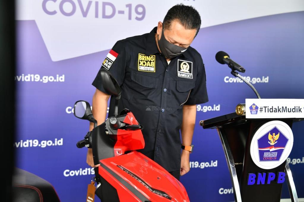 Keterangan Ketua MPR RI Suksesnya Konser Virtual Berbagi Kasih Bersama Bimbo