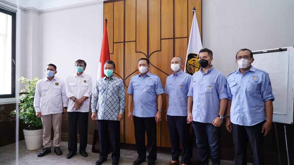  Bertemu Menteri Energi dan Sumber Daya Alam, Bamsoet Dorong Pengembangan Energi Terbarukan untuk Kendaraan Listrik