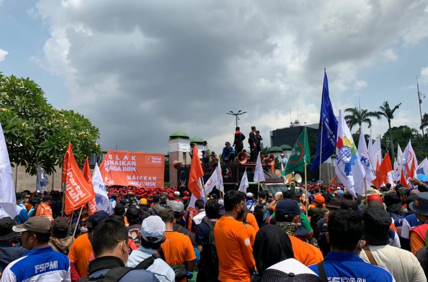  Demo BBM di Gedung DPR/MPR, Buruh Minta Bantuan ‘Netizen’ Medsos