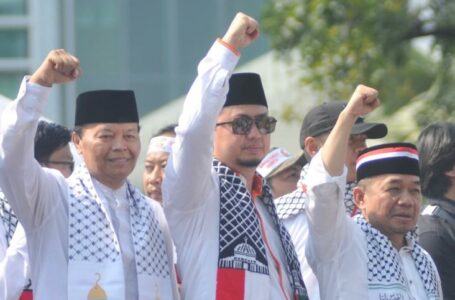 Hidayat Ingatkan Jokowi Gaungkan Kembali Boikot Produk Israil di Pertemuan OKI