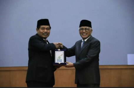 Sekjen Kemendagri Kukuhkan Guspardi Gaus sebagai Ketua Umum DPP Forum Alumni Mahasiswa Minang