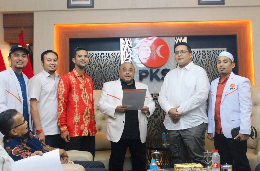  Habib Aboe Serahkan SK Dukungan DPP PKS kepada Muzakir Manaf sebagai Bacagub Aceh