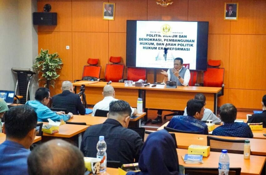 Beri Kuliah Program Doktor Ilmu Hukum, Bamsoet Dorong Pemerintah Jaga Keseimbangan Antara Efisiensi dan Demokrasi