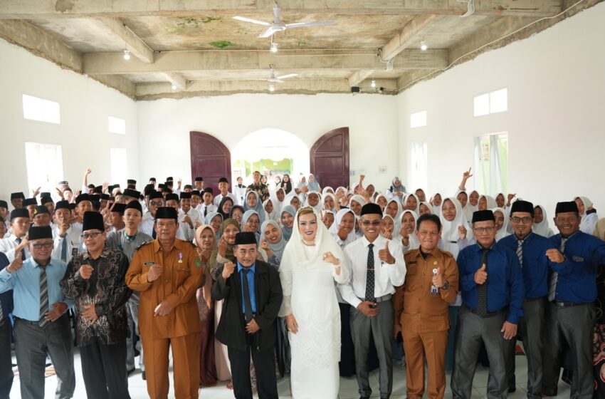  Pendidikan Agama Pondasi untuk Menjaga Akhlak di Era Informasi Bebas