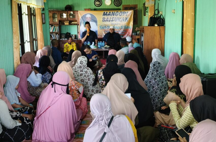  Air Masuk Rumah di Gambut, Habib Aboe Hibur Warga Tambak Sirang dengan Ngopi Bareng dan Sembako