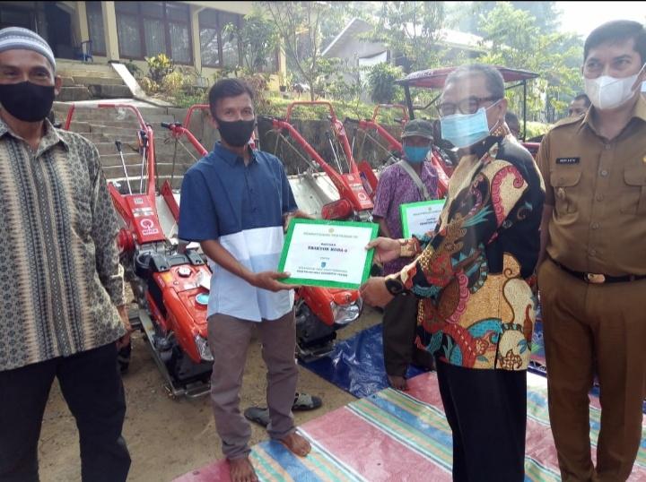  Hermanto: Alsintan Ini Aset Negara yang Diserahkan Pengelolaannya kepada Kelompok Tani