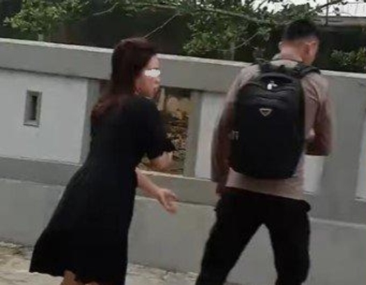  Viral! Diduga Selingkuh dan Mesum Oknum Polisi Kena Gerebek