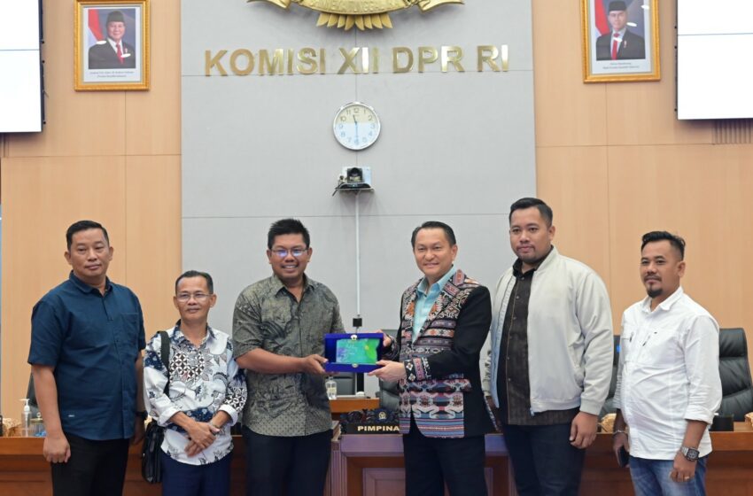  Bambang Patijaya Bahas IPR dan Pasokan BBM Saat Terima Kunjungan DPRD Belitung Timur