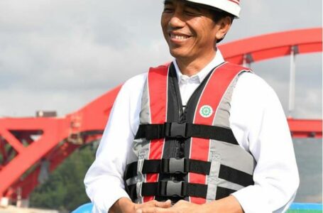 Dugaan Ijazah Palsu Jokowi, Praktisi: UGM Jangan Diam Saja!
