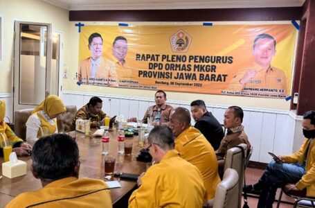 Baher Pimpin Rapat Pleno, Konsolidasikan Pengurus DPD Ormas MKGR Provinsi Jabar