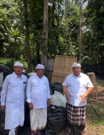  Anggota DPR RI I Nyoman Parta Apresiasi Pengelolaan Sampah di Pura Manik Mas Toyo