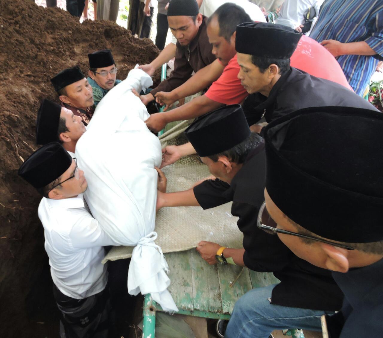  KEMATIAN: Hikmah Tersembunyi di Balik Perpisahan yang Pasti