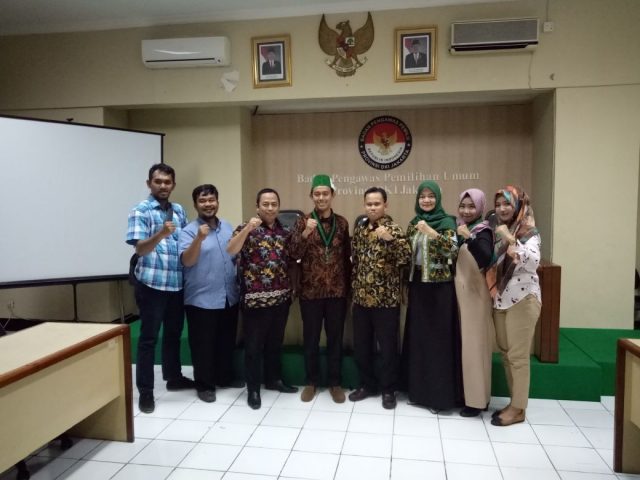 Ketua Bawaslu DKI Jakarta Muhammad Jufri didampingi Komisioner Bawaslu DKI Jakarta Siti Khopipah. dan Puadi usai menerima Badko HMI