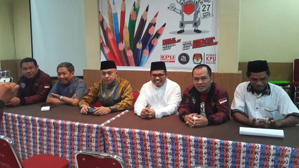  Maju Jalur DPD, Ini Penampakan Tamsil Linrung Daftar ke KPU Sulsel