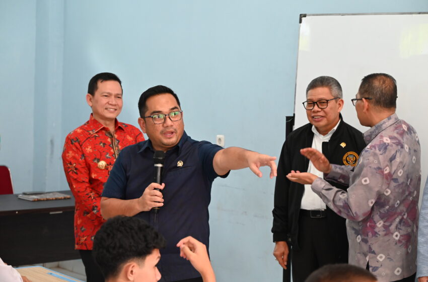 Komisi II DPR Hadiri Simulasi Makan Gratis di SMK 2 Palembang: Siswa Sambut Baik Exercise dengan Rp10.000 Cukup Penuhi Kebutuhan